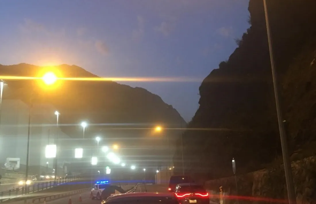 Un nou moviment va obligar dissabte a tallar la circulació prop de tres quarts d’hora. 