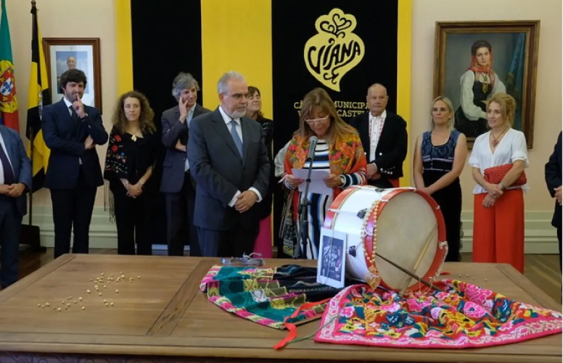 Marsol durant el seu parlament a la Cambra Municipal de Viana do Castelo.