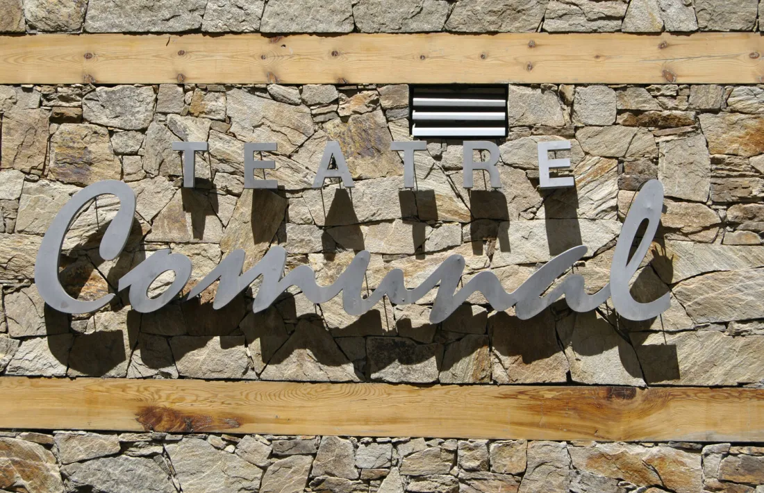 Una imatge de l'edifici del Teatre Comunal.