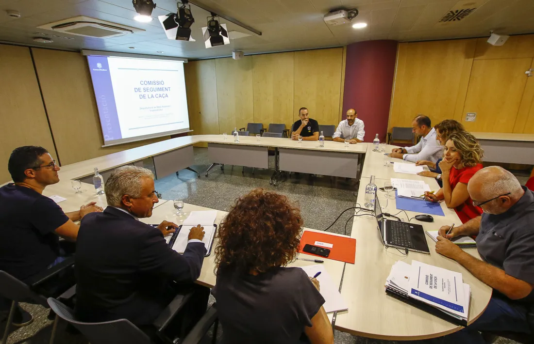 Un moment de la reunió de la Comissió de seguiment de la caça d'ahir.