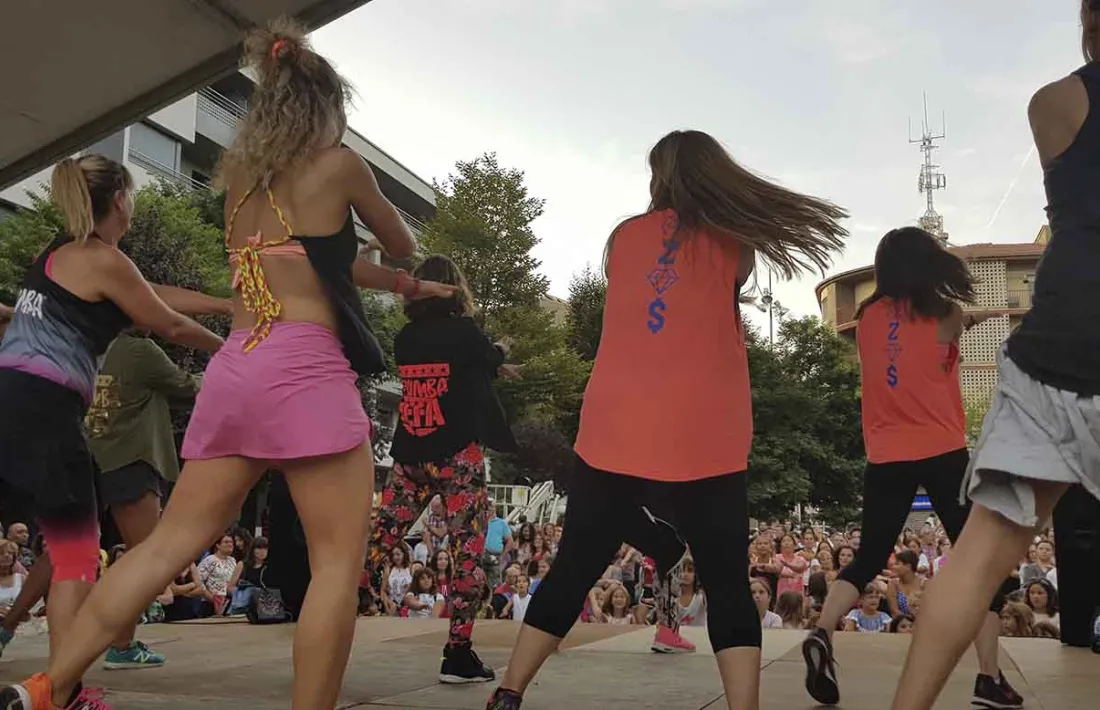 L’Ajuntament convida tothom a gaudir de les activitats esportives programades.