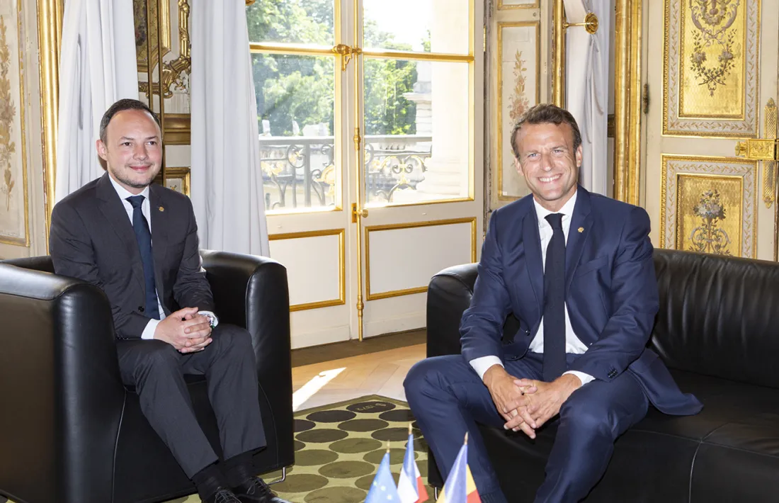 Espot i Macron al Palau de l'Elisi, el juny passat.