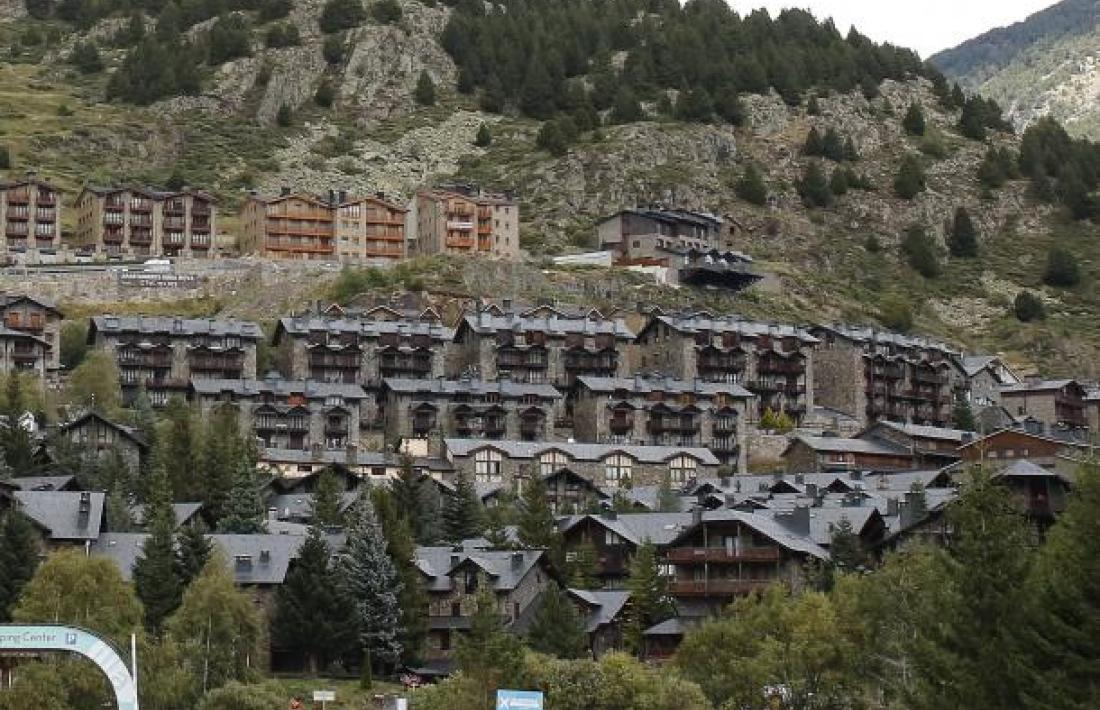 Habitatges al Tarter, a Canillo, una parròquia amb el 41% d’HUT del país.