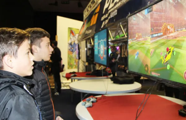 148118_salo-videojoc-portes-divendres-ana_1962414015_51188643_651x366