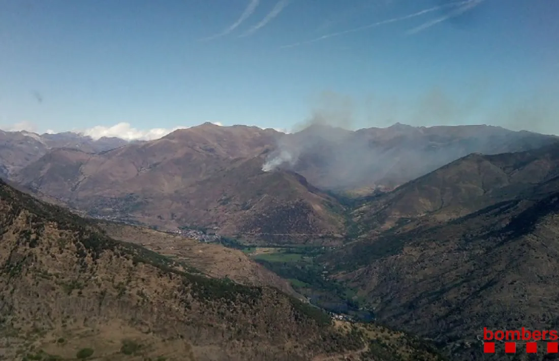 Un incendi forestal d'alta muntanya al Pallars Sobirà afecta unes 10 hectàrees