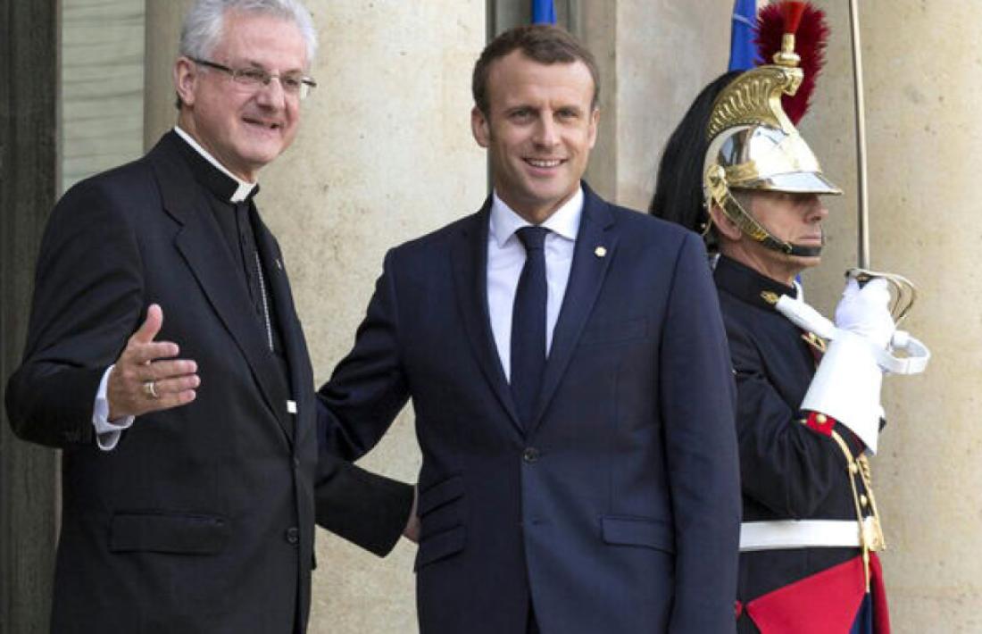 Els coprínceps Joan-Enric Vives i Emmanuel Macron durant la visita del copríncep episcopal a l'Elisi.