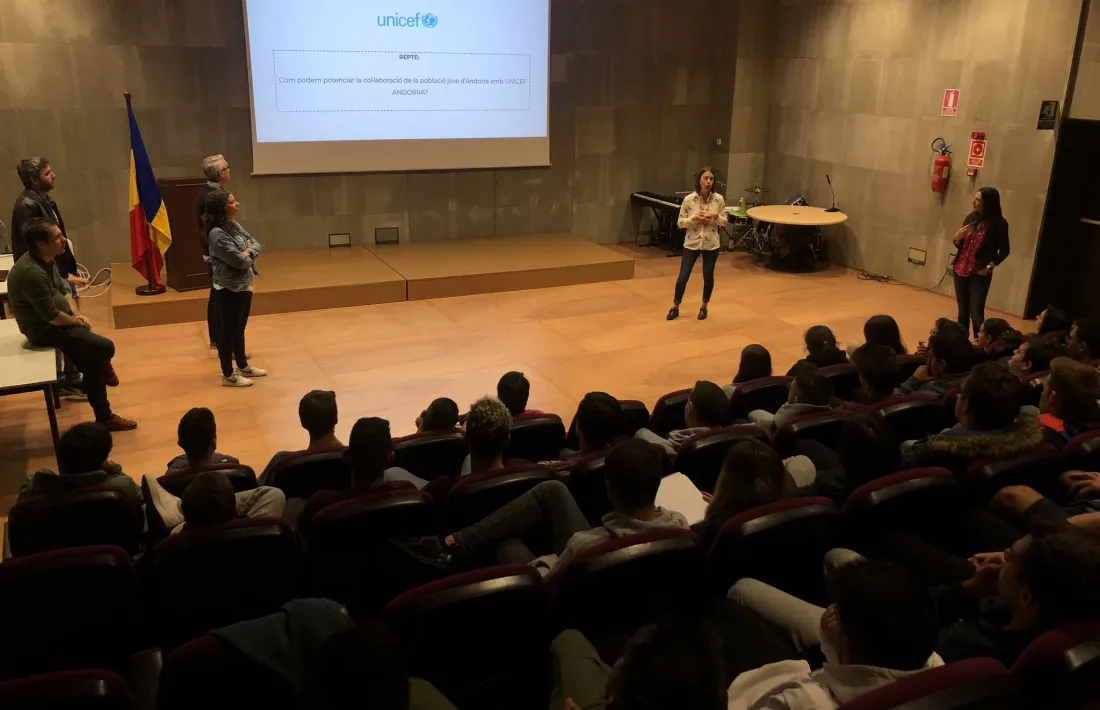 Un moment de la reunió per explicar als estudiants d’FP els reptes del quart Tàndem.