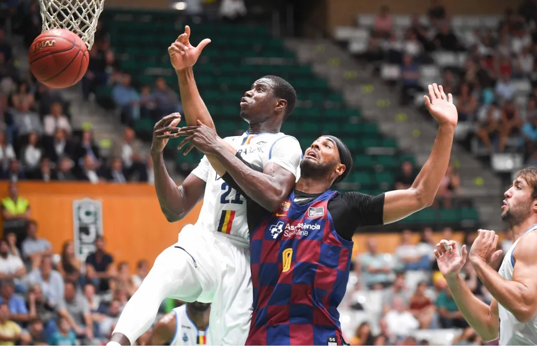 El BC MoraBanc, millorant molt la imatge de la semifinal, perd la final de la Lliga Catalana ACB contra el Barça