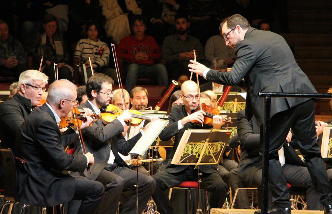 El mestre Francesc Prat dirigeix el concert de Cap d’Any, l’1 de gener passat.
