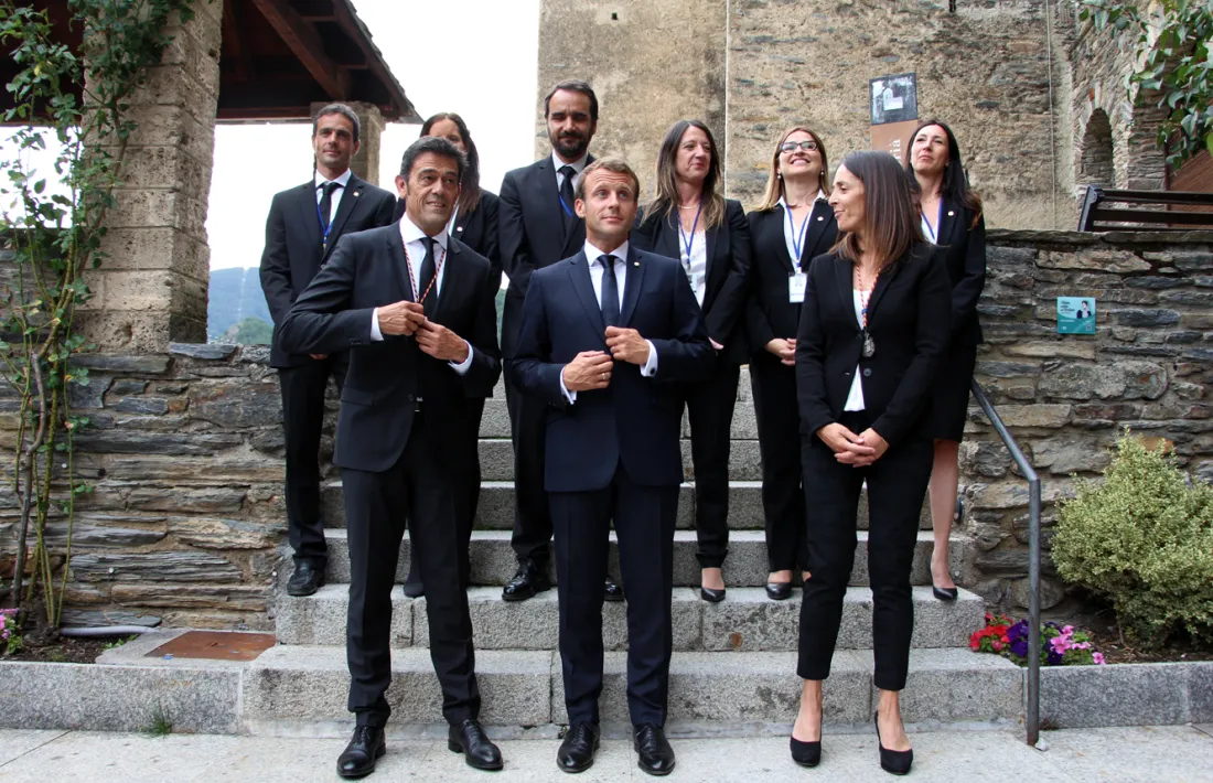 El copríncep, amb el cònsol Mortés i la corporació ordinenca.