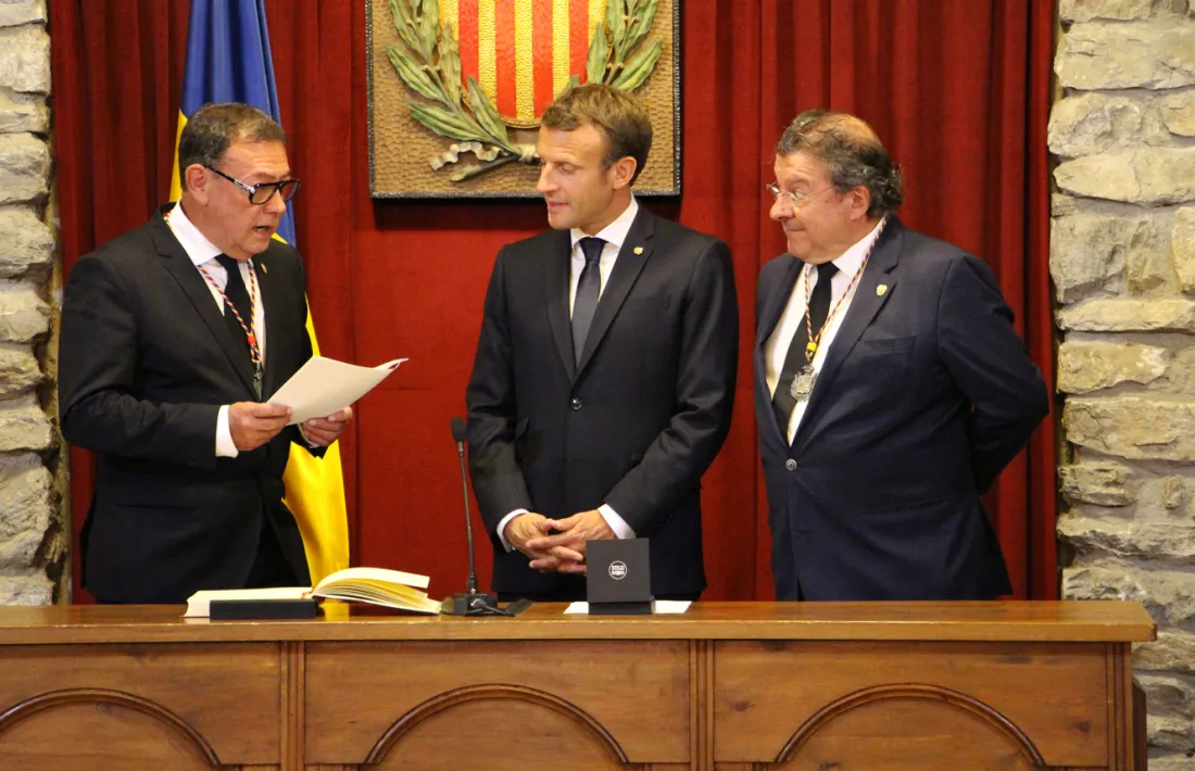 Macron, al comú de Sant Julià.