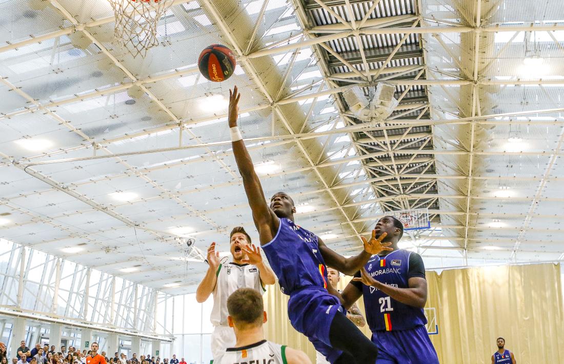 Jeremy Senglin ja mostra galons