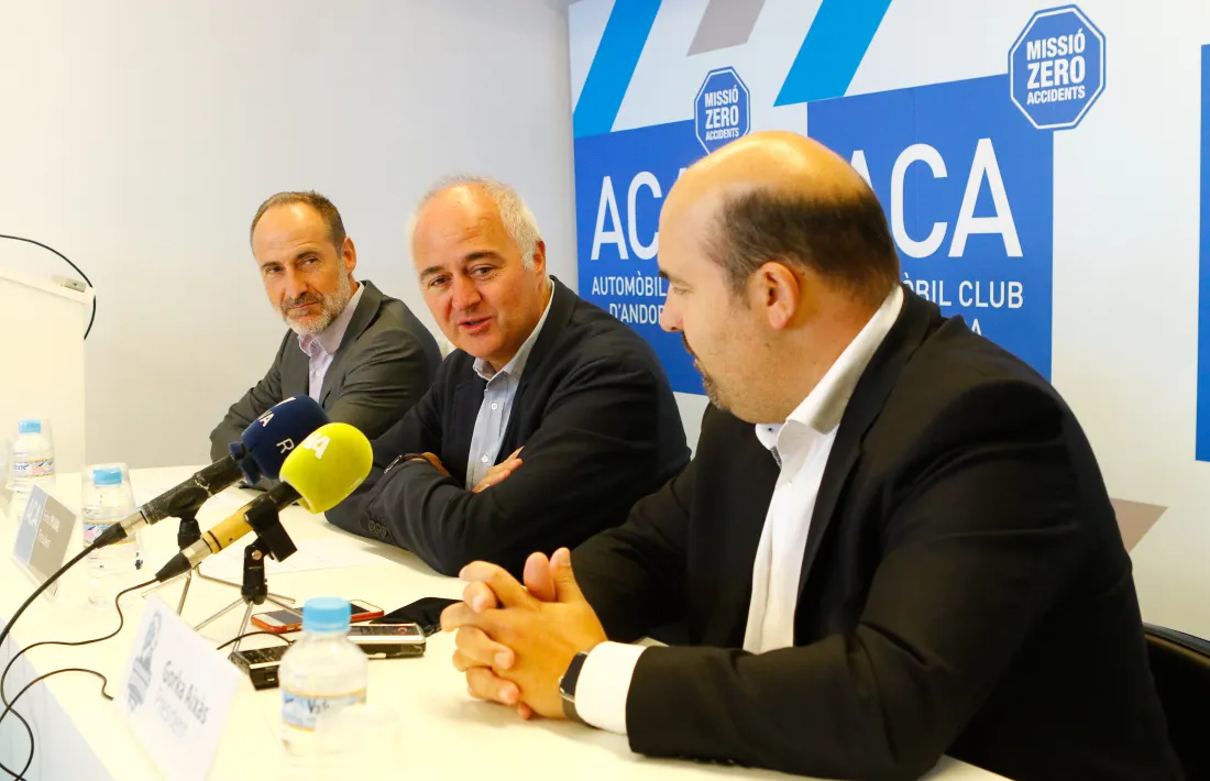 ‘Triple’ de capitans