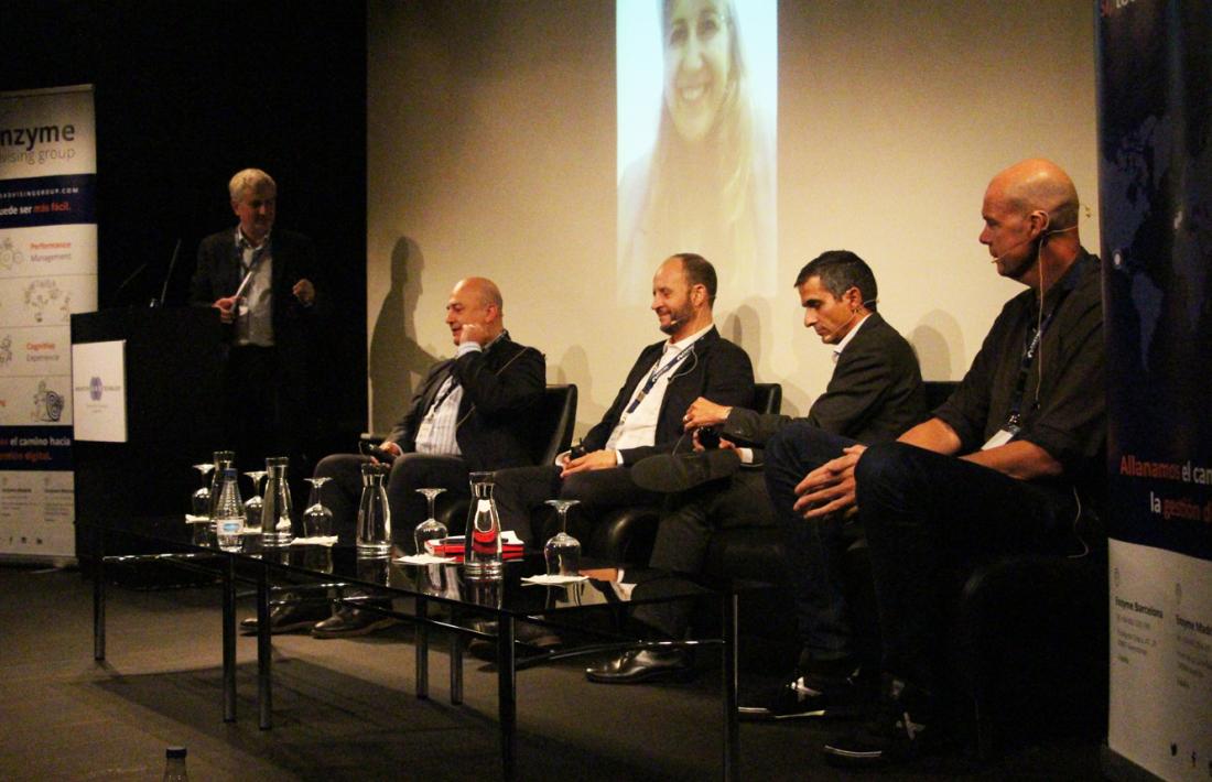 La taula rodona en la qual hi han participat alguns dels ponents de la jornada 'El blockchain aplicat a les empreses'.