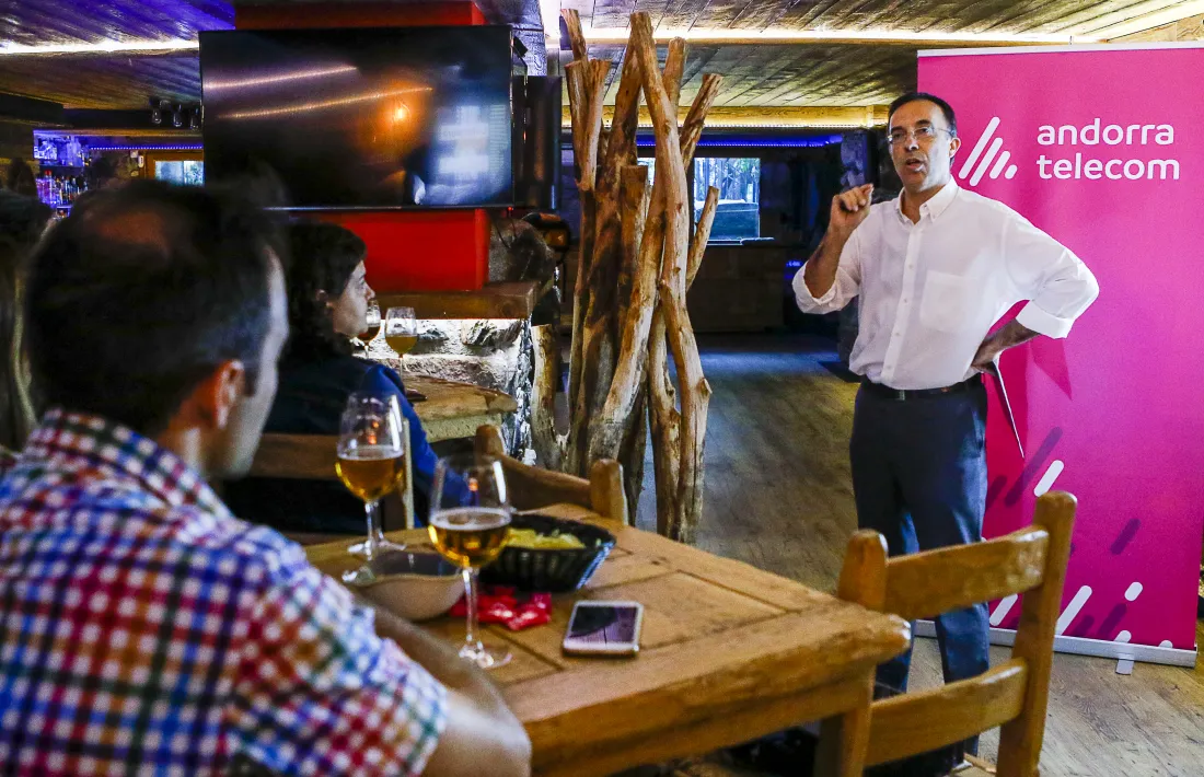 Carles Soler durant l’‘afterwork’ organitzat per Andorra Telecom, ahir.