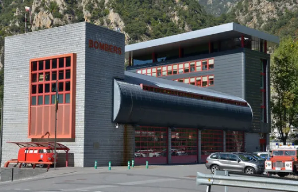 148330_bombers-santa-coloma-arxiu-ana_1998410454_53051807_651x366