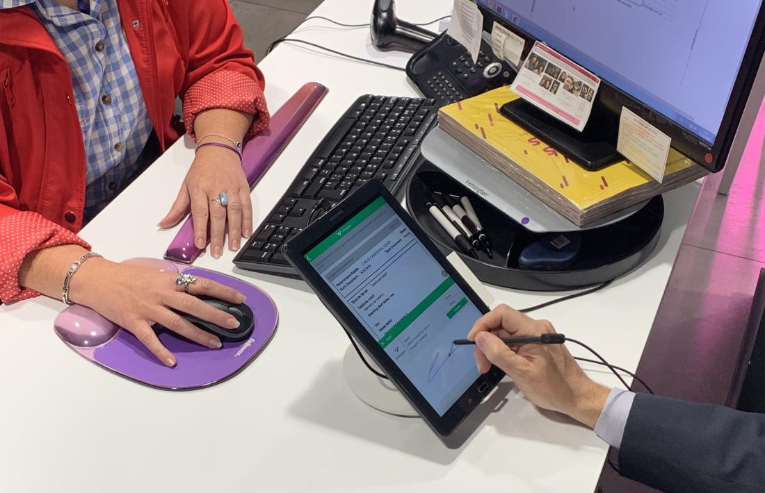 El dispositiu per la signatura biomètrica el té tot el personal d’Andorra Telecom. 