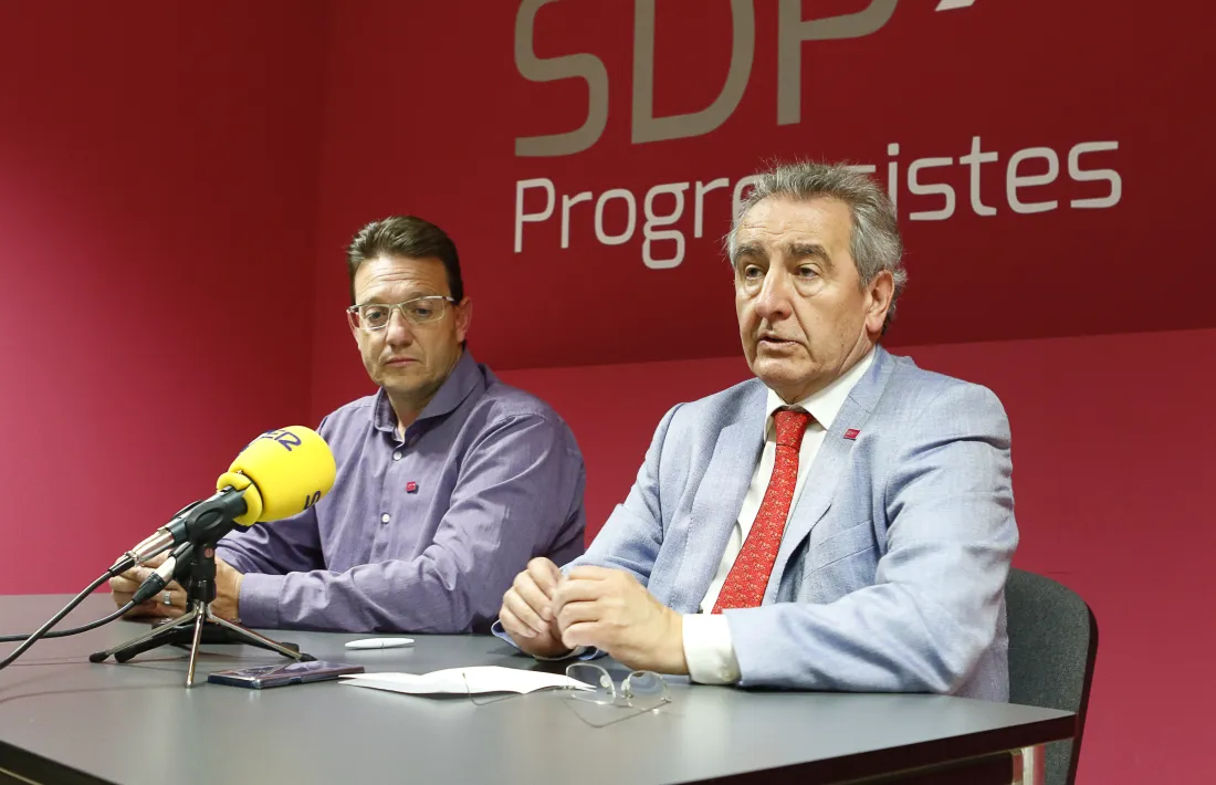 Josep Lluís Donsión i Jaume Bartumeu en la compareixença d’ahir.