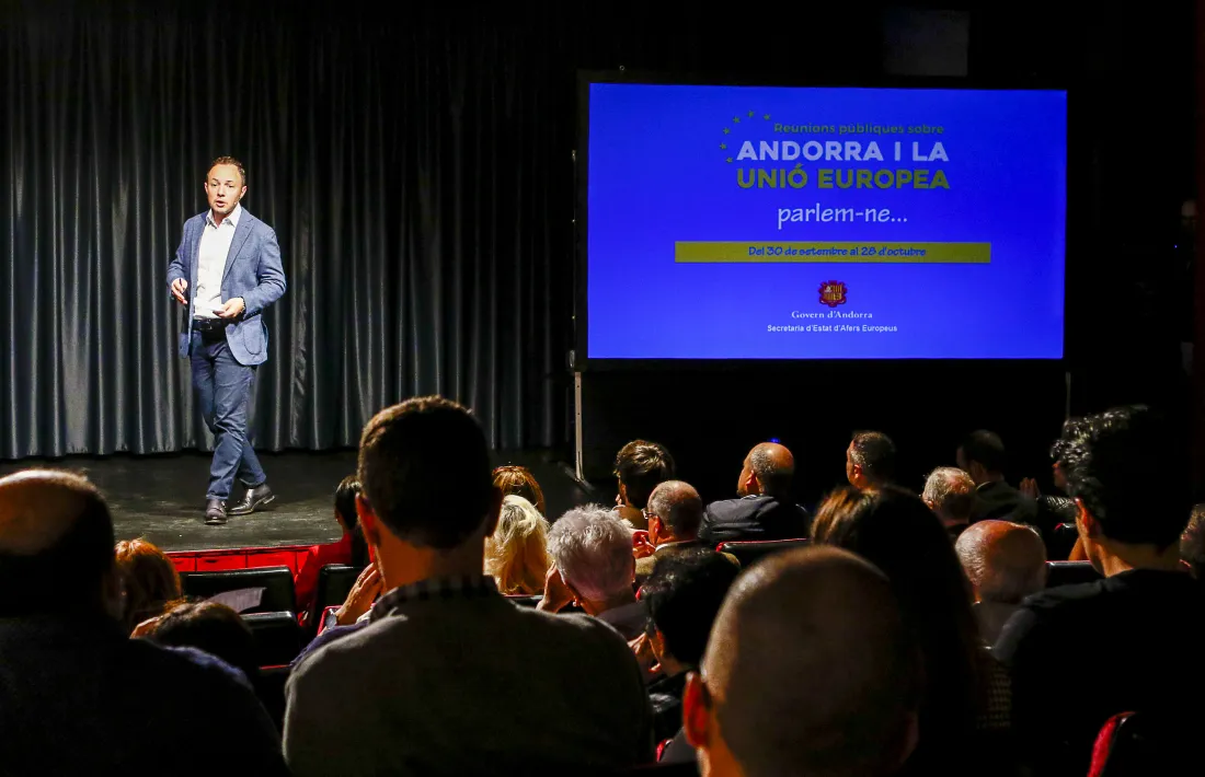 Un moment de la reunió pública sobre l’acord d’associació amb la UE celebrada ahir al vespre a la Valireta d’Encamp.