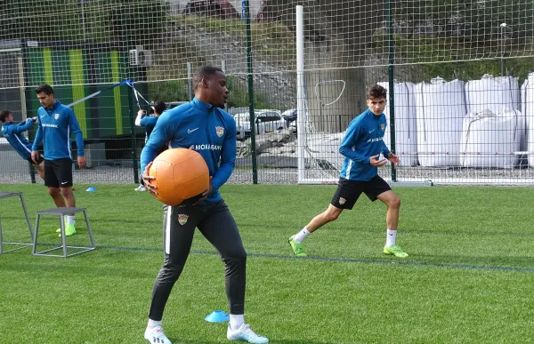 p._19_central_aymeri_pinga_entrenament