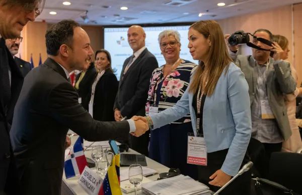 p._03_espot_saludant_representants_iberoamericans_sfga