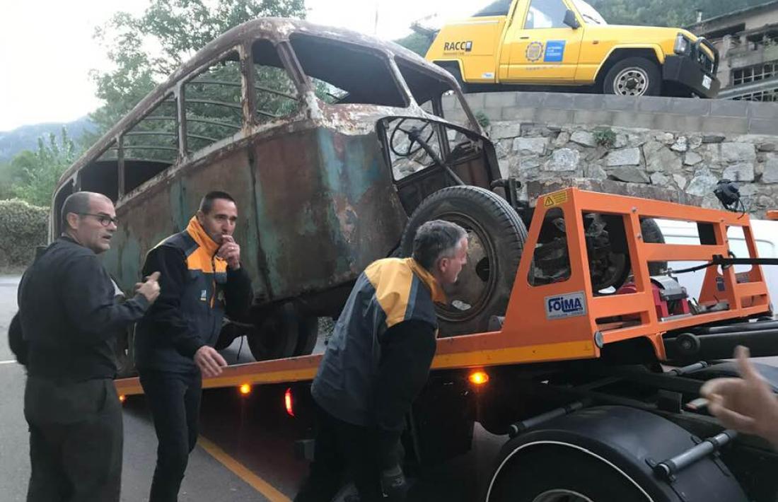 El Govern descobreix el FargoEl vell Fargo va sortir ahir al matí del taller de la Comella on se l’ha deixat en els ossos; a baix, al pati del COEX, a l’antiga plaça de braus.