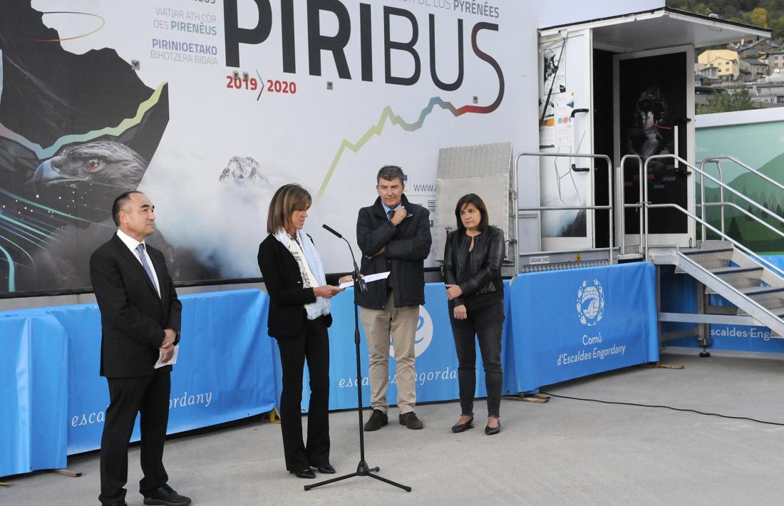 Un moment de la inauguració oficial del Piribus, ahir a la tarda.