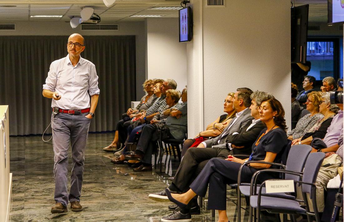 Ricard Ballester en un moment de la xerrada.