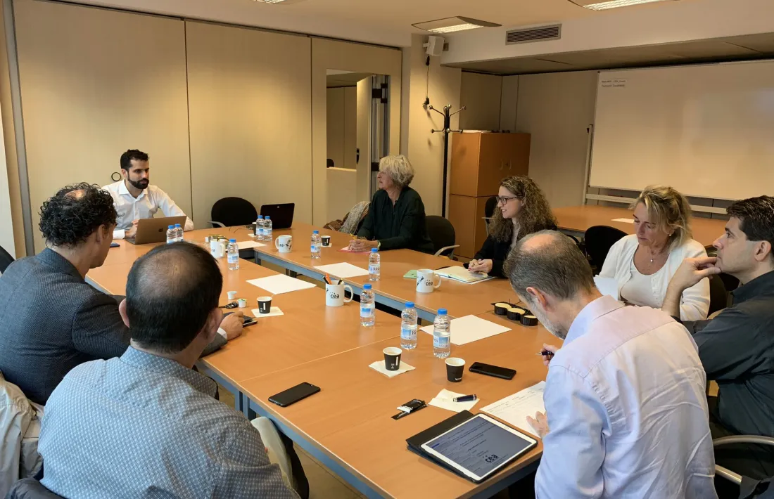 El gerent de la CEA i representants del sector comerç i turístic, ahir. 