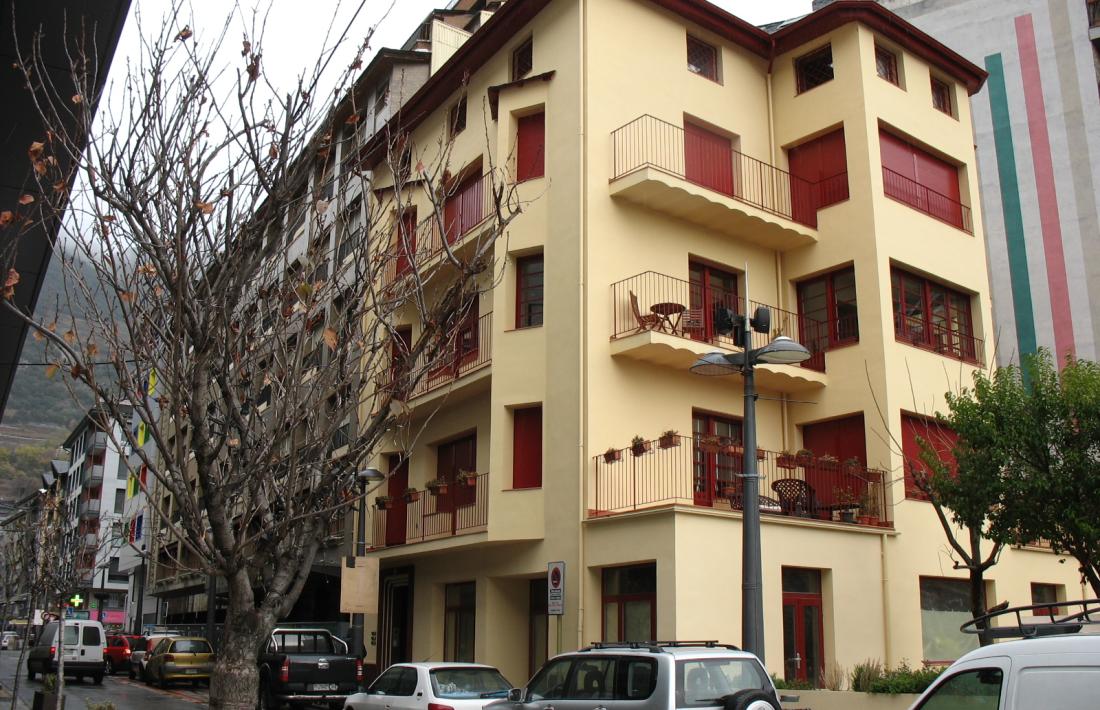La casa Ribas, al número 50 de l’avinguda Canòlich de Sant Julià, on Amat-Piniella va redactar ‘K. L.’ Reich’.
