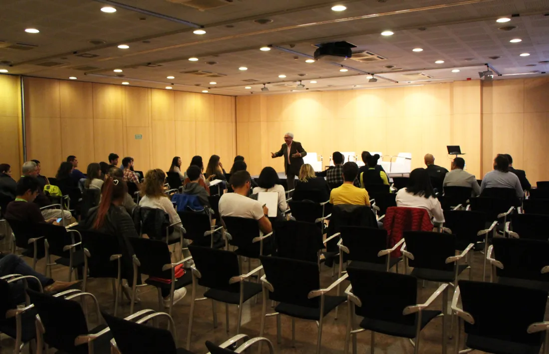 El ponent Lluís Godayol durant la seva intervenció.