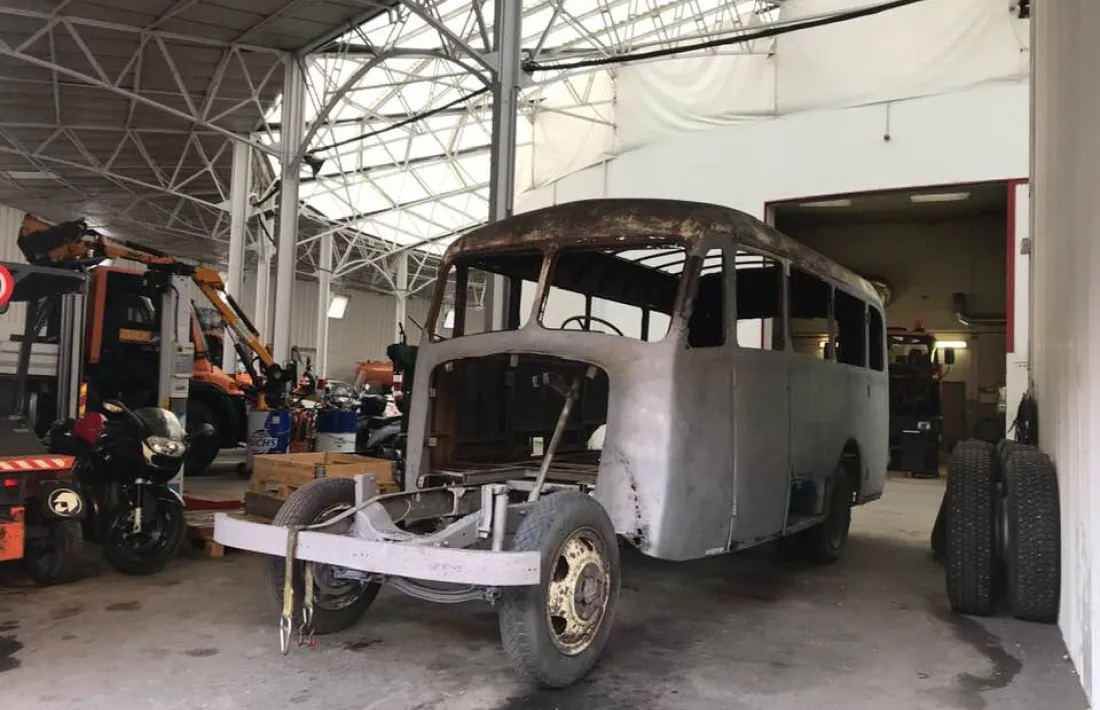 Aspecte del Fargo després de ser sorrejat la setmana passada i protegit de la climatologia, ja completament sorrejat.