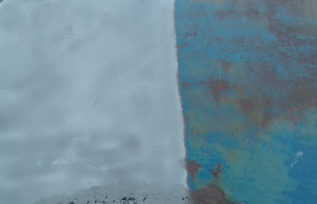 El Fargo, la setmana passada a les instal·lacions del COEX, després de les primeres sessions de sorrejat.Es distingeix la part ja neta de la que encara s'ha de sorrejar.  