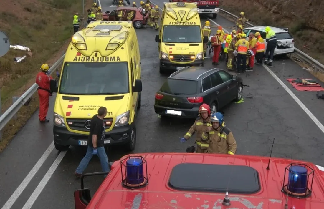 El lloc de l’accident amb els serveis d’emergències actuant.