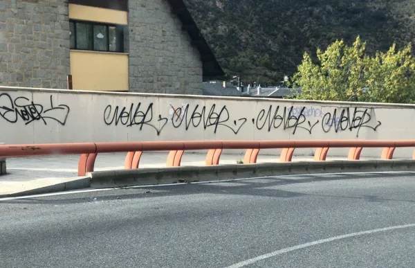 p._12.2._vandalisme_sant_julia_comu