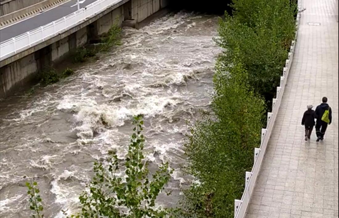 El riu Valira al seu pas per Escaldes-Engordany.