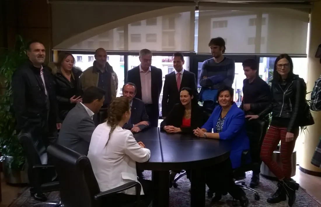 Els candidats de la llista de CC+DA+L'A mentre esperaven la validació de la candidatura.