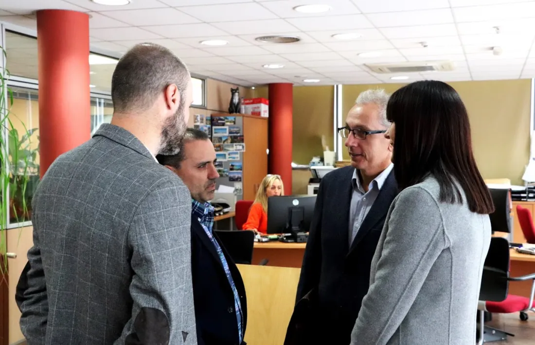 Els candidats demòcrates amb els presentadors de la llista al Comú de Canillo.