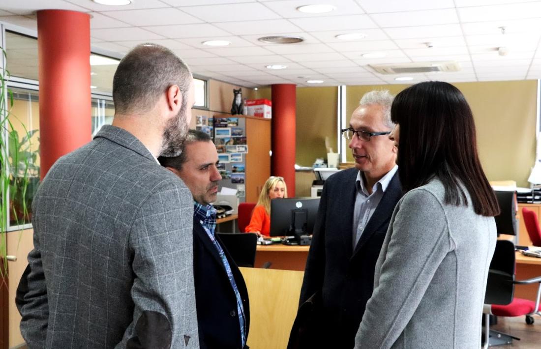 Els candidats demòcrates amb els presentadors de la llista al Comú de Canillo.