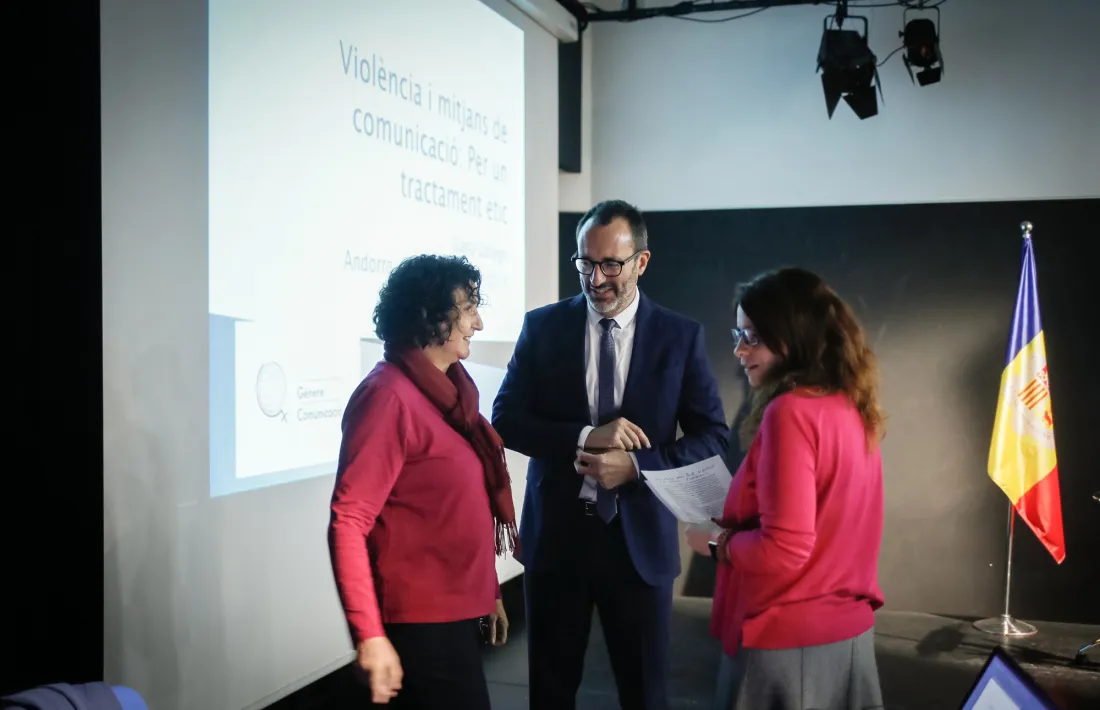 Formació sobre violència i mitjans de comunicació.