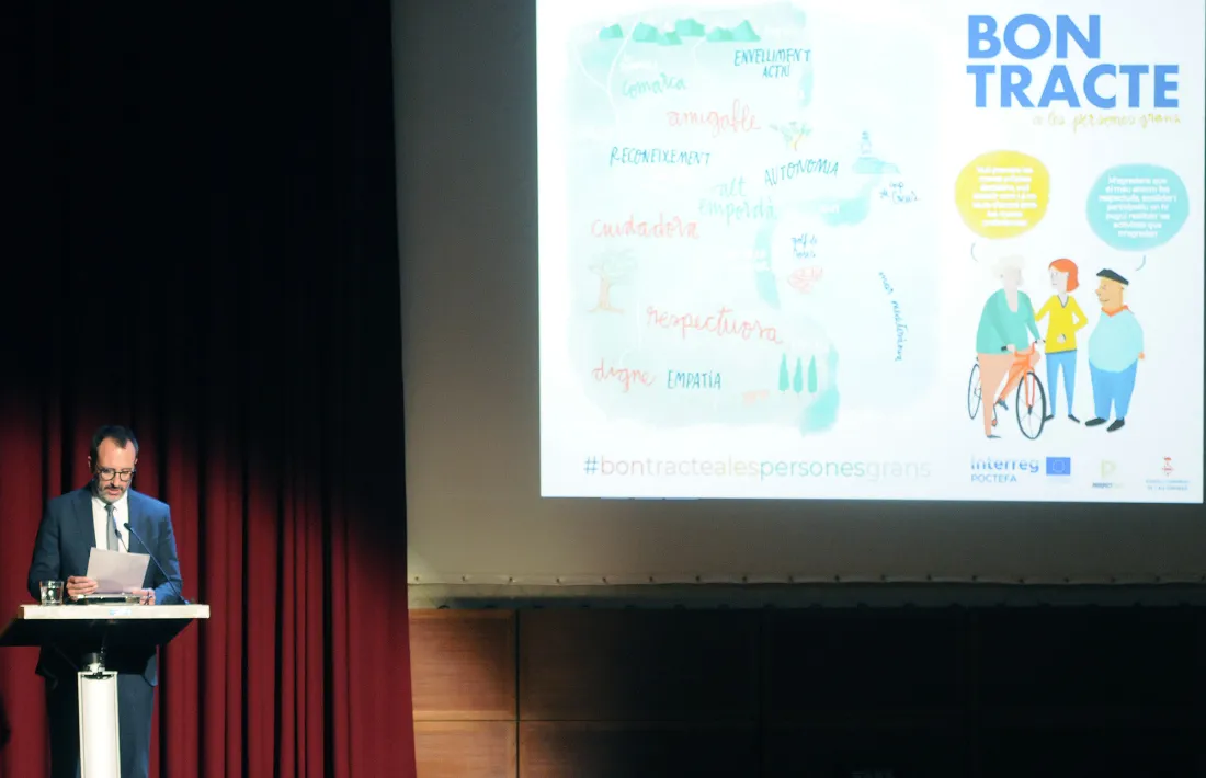 El ministre Víctor Filloy durant la seva intervenció en la conferència.