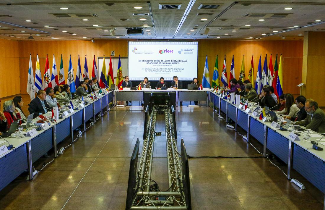 Un moment de la trobada de la RIOCC al Centre de Congressos, ahir al matí.