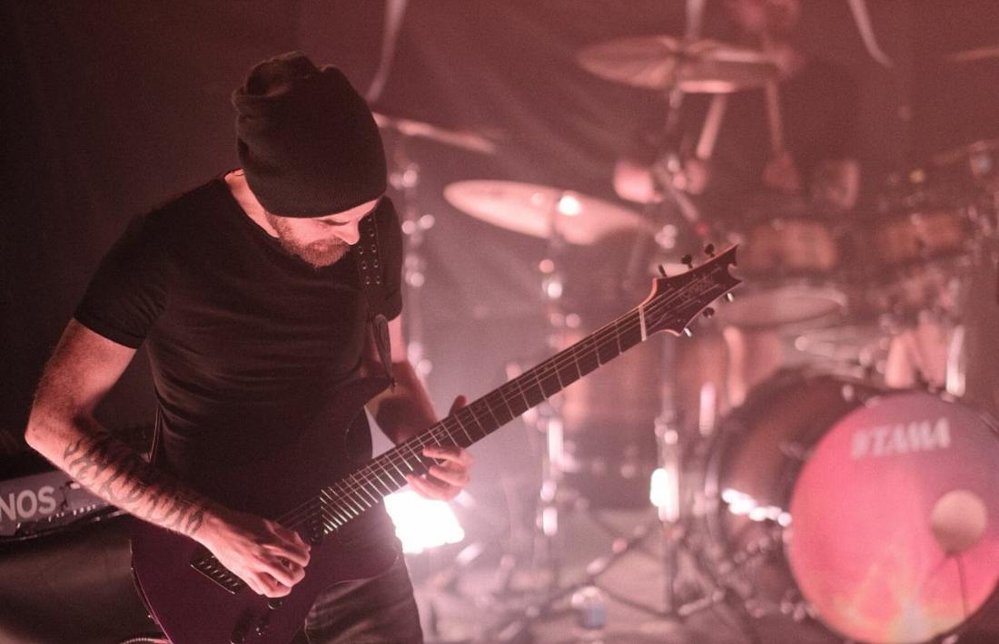 Corda per a tres diesEl guitarrista de Persefone, Carlos Lozano, impartirà demà una conferència didàctica sobre guitarra moderna.