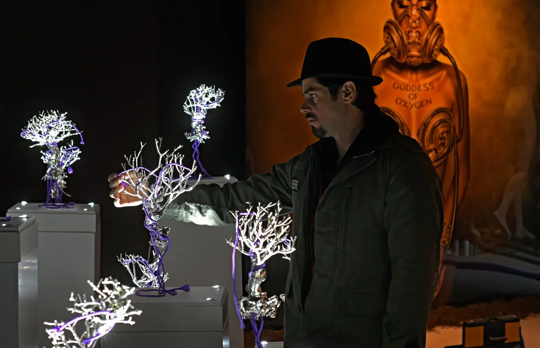 Fragment de la multiinstal·lació 'Future is Now', que Shagti exposa al pavelló andorrà de la 53a Biennal de Venècia.