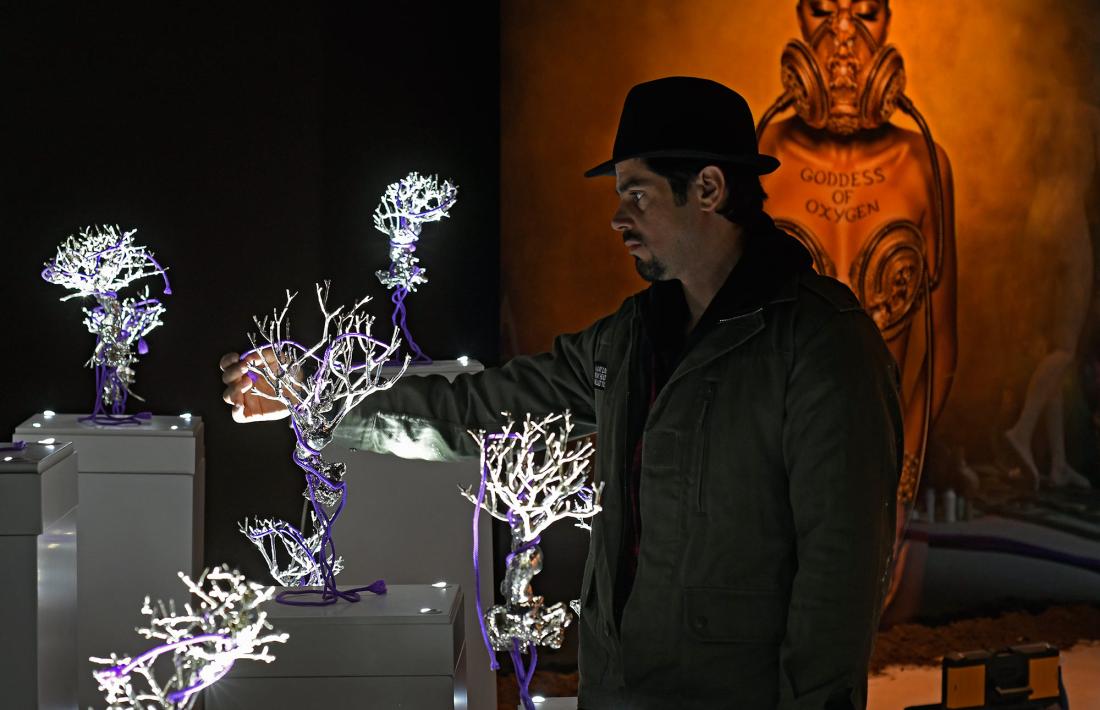 Fragment de la multiinstal·lació 'Future is Now', que Shagti exposa al pavelló andorrà de la 53a Biennal de Venècia.
