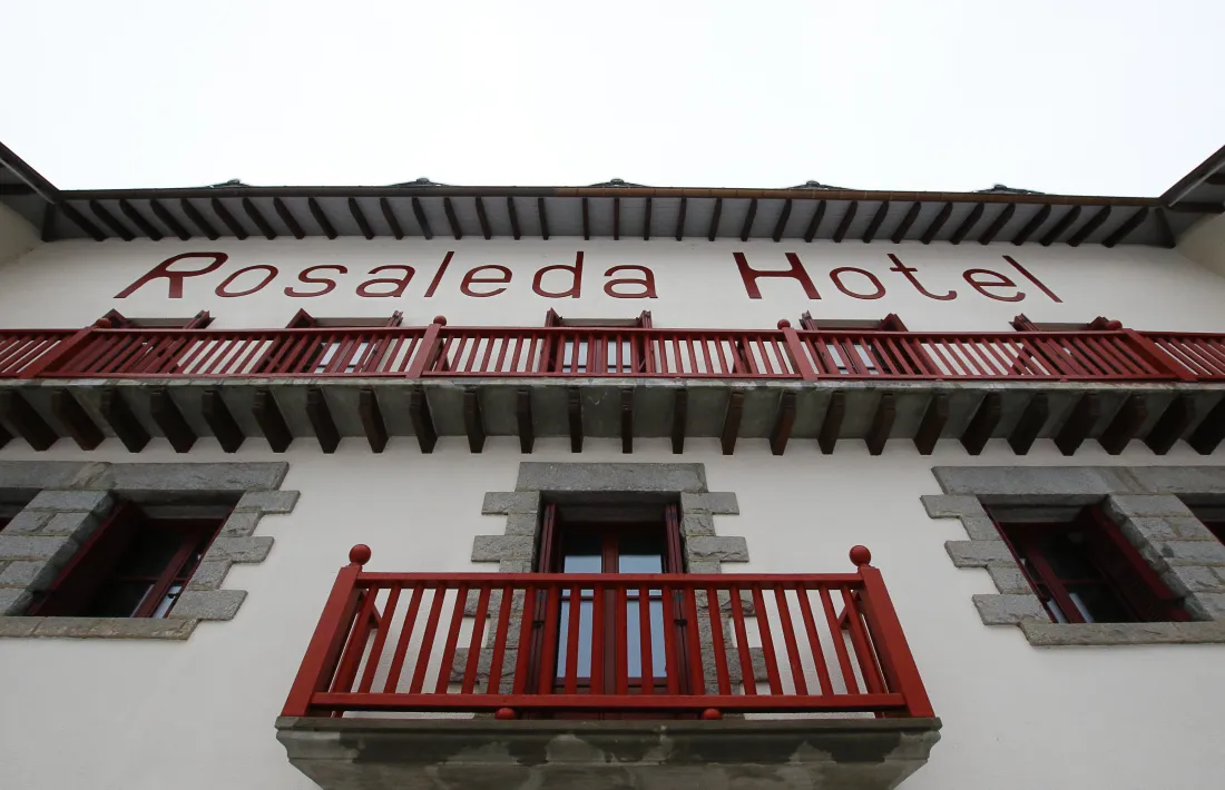 El Rosaleda es va expropiar el 2004, la restauració va començar el 2011, i el 2014 es va decidir ubicar-hi el ministeri de Cultura.