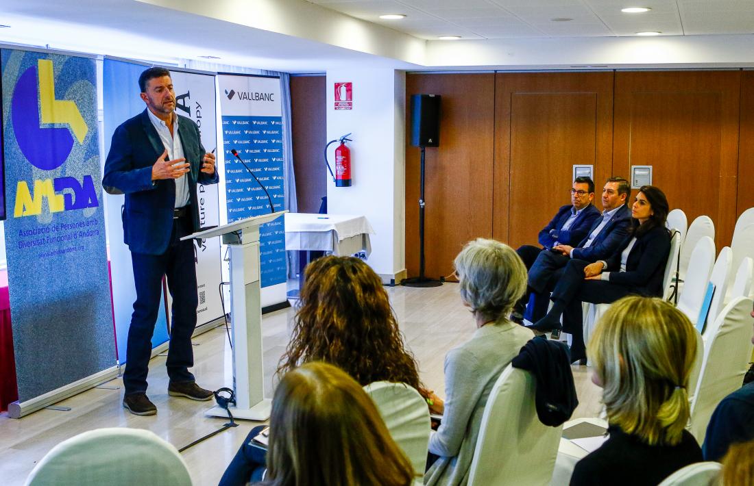 Una cinquantena de persones van participar a la jornada celebrada a l’hotel Cèntric.