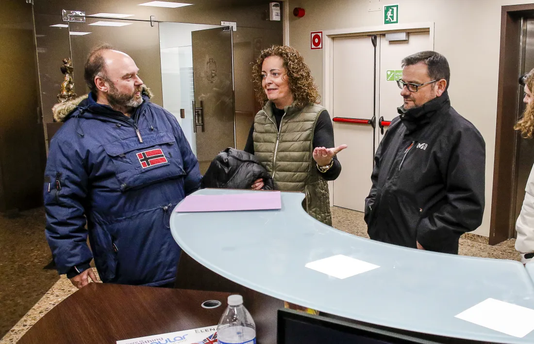 Gabriel Ubach, Lara Vilamala i Salvador Prieto a les dependències del Govern.