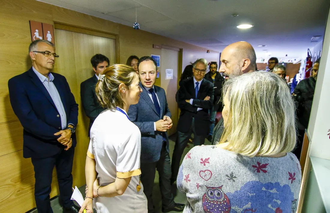 El cap de Govern i el ministre de Salut durant la seva visita a les instal·lacions del Cedre, ahir.