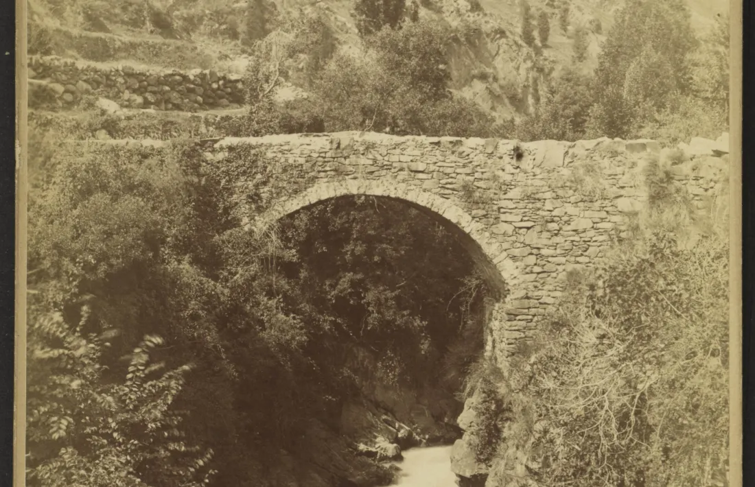 Pont dels Escalls, exempt d'edificis.